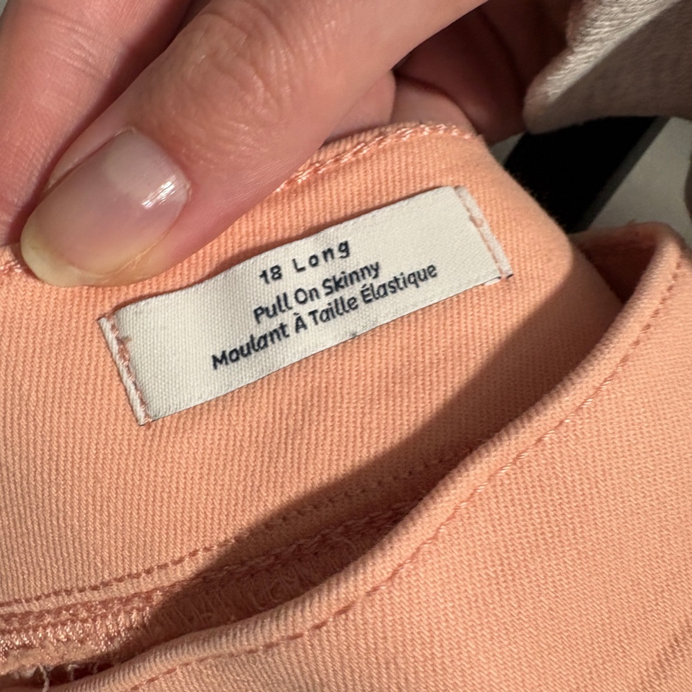 Amazon Essentials Women's Light Pink Skinny Jeans - Picture 5 of 5